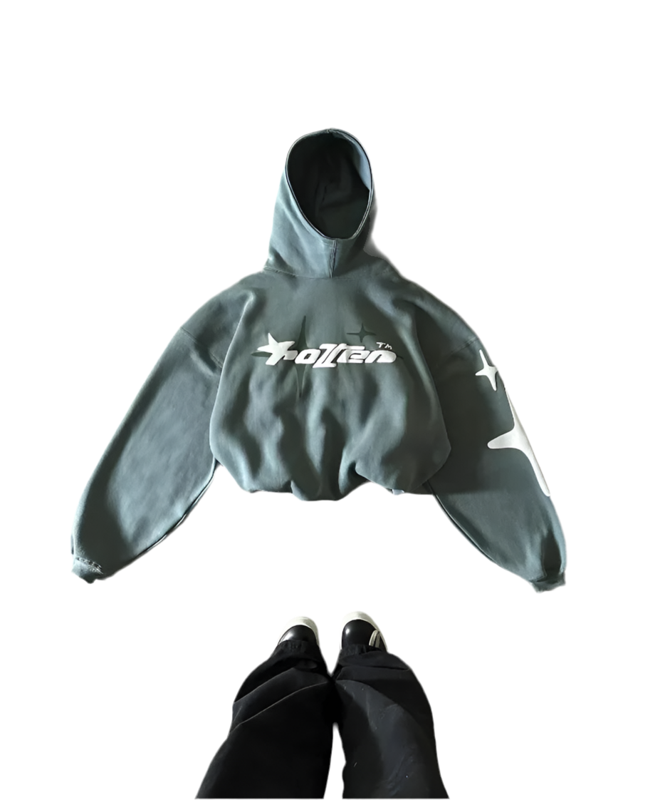 Cold Days, Hot Looks – Y2K Streetwear Hoodie”